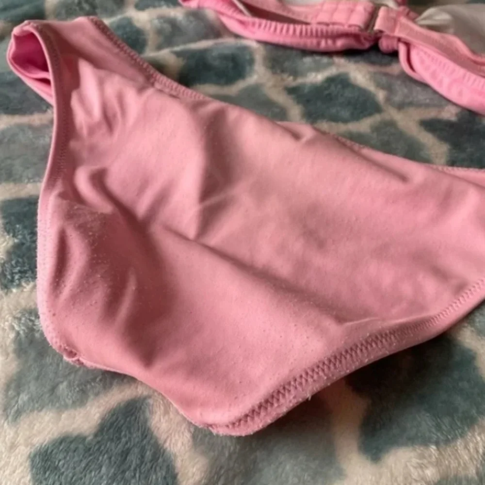 Pink bikini - Picture 3 of 4